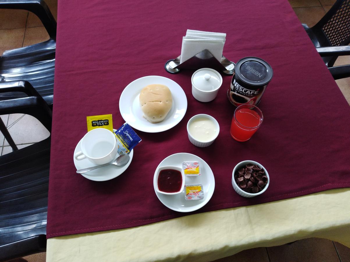 Hostal Rozal Spa Hospicio إكيكي المظهر الخارجي الصورة